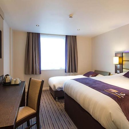 Premier Inn Бодмін Екстер'єр фото