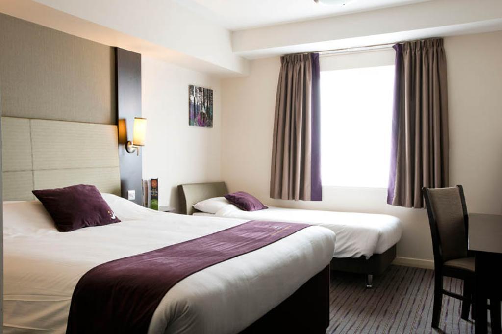 Premier Inn Бодмін Номер фото