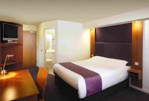 Premier Inn Бодмін Екстер'єр фото