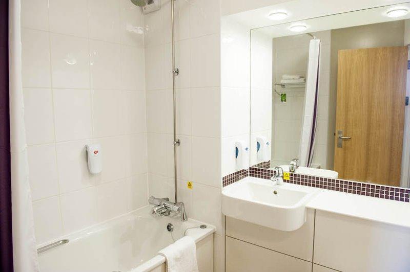 Premier Inn Бодмін Екстер'єр фото