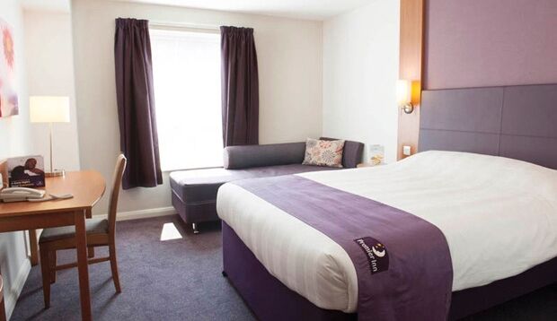 Premier Inn Бодмін Екстер'єр фото